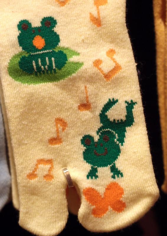 froggy socks