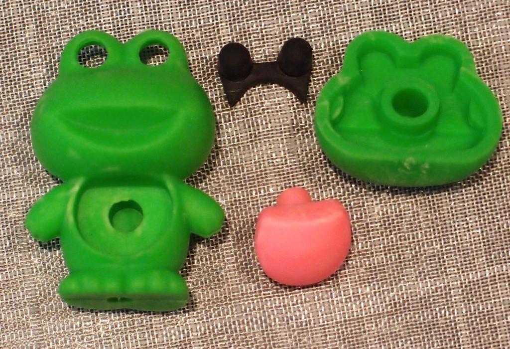 3-D puzzle frog