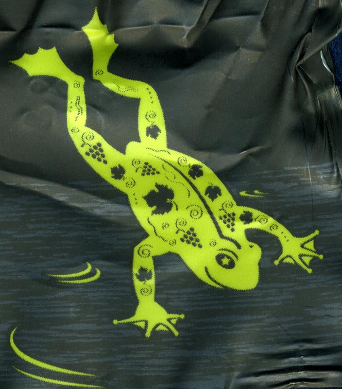 frog-motif wine bottle seal