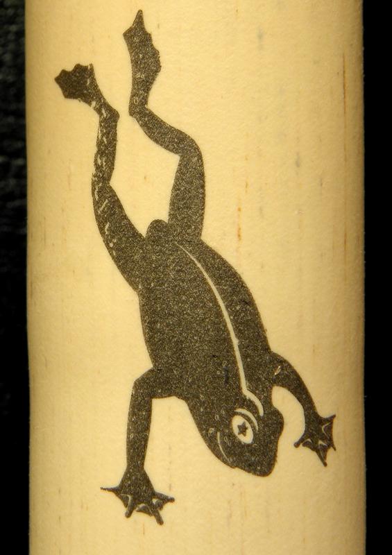 frog-motif wine bottle cork