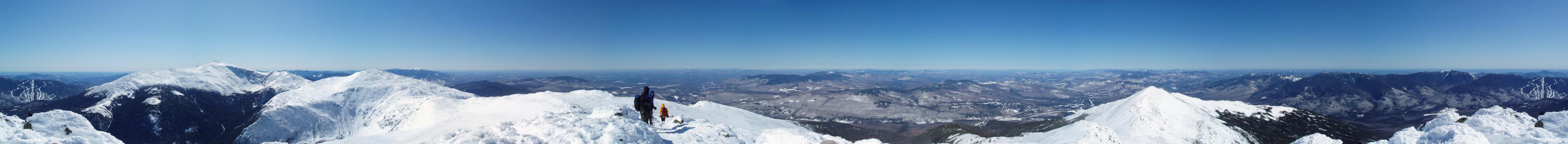 360-degree panoramic view from Mount Adams in New Hampshire in winter