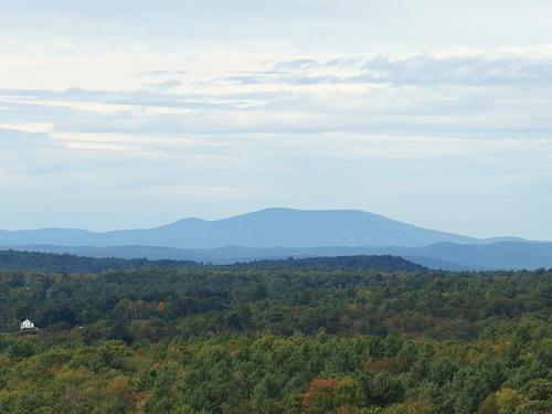 view west from the near-summit ledges of Bald Hill in southwestern New Hampshire