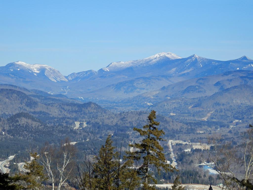 view toward Franconia Ridge from Blake Mountain in New Hamsphrie