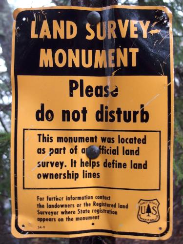 monument sign on Doublehead North Mountain in New Hampshire