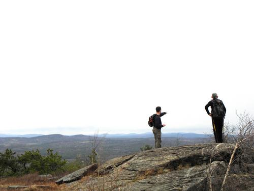 hikers on Fort Mountain in New Hampshire