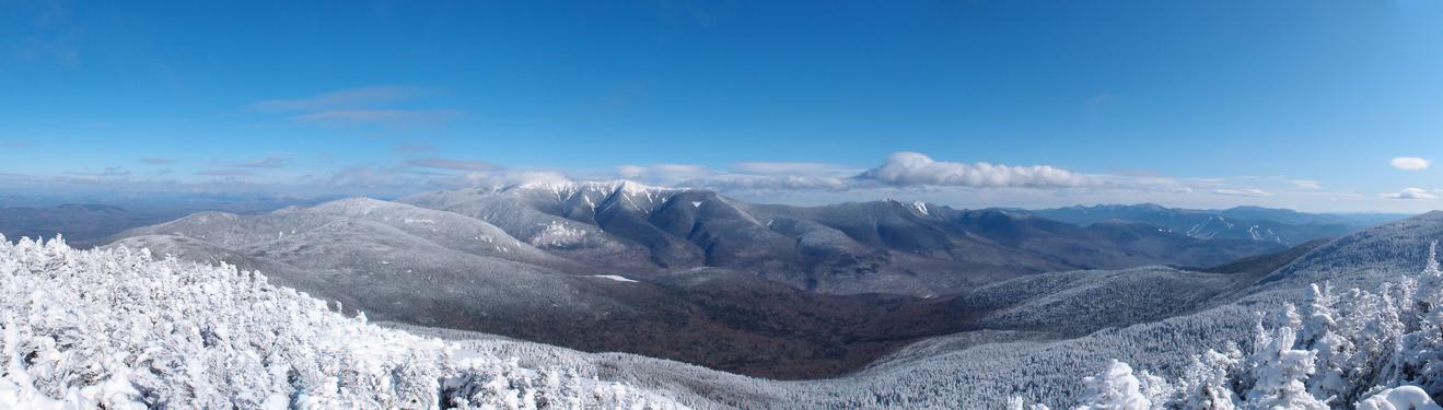 panoramic winter view from North Kinsman Mountain in New Hampshire