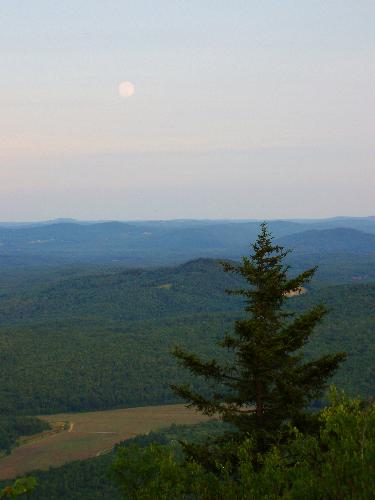 moonrise on Lovewell Mountain in New Hampshire