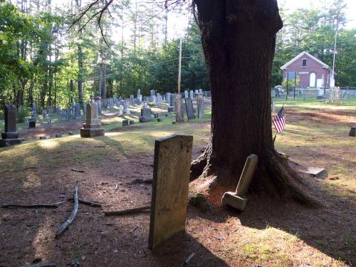 cemetery at O'Reilly-Fleetham Trail at Concord in southern New Hampshire