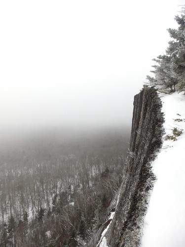 summit view of Mount Pemigewasset's cliff face in New Hampshire