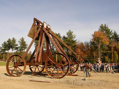 Yankee Siege trebuchet for throwing pumpkins near Pinnacle Mountain in southern New Hampshire