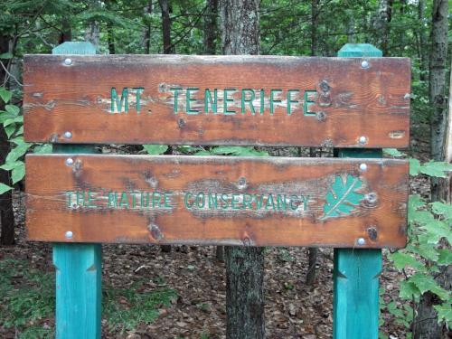 trail entrance sign at Teneriffe Mountain in New Hampshire