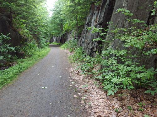 mini canyon on the Northern Rail Trail east of Lebanon in New Hampshire