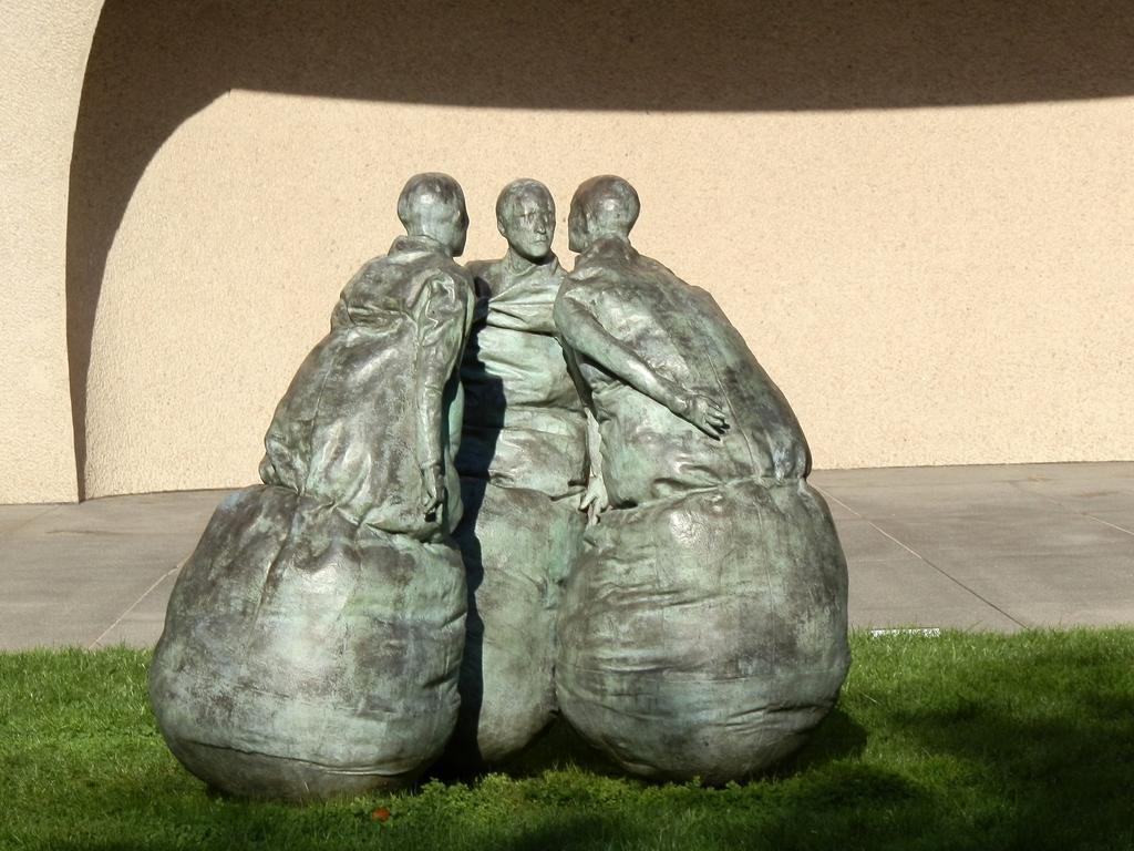 Last Conversation Piece by Juan Munoz outside the Hirshhorn Museum in Washington DC