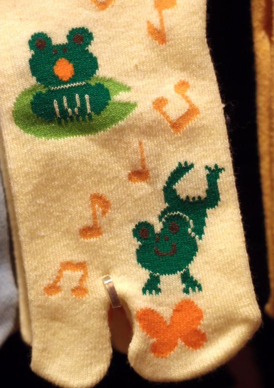froggy socks