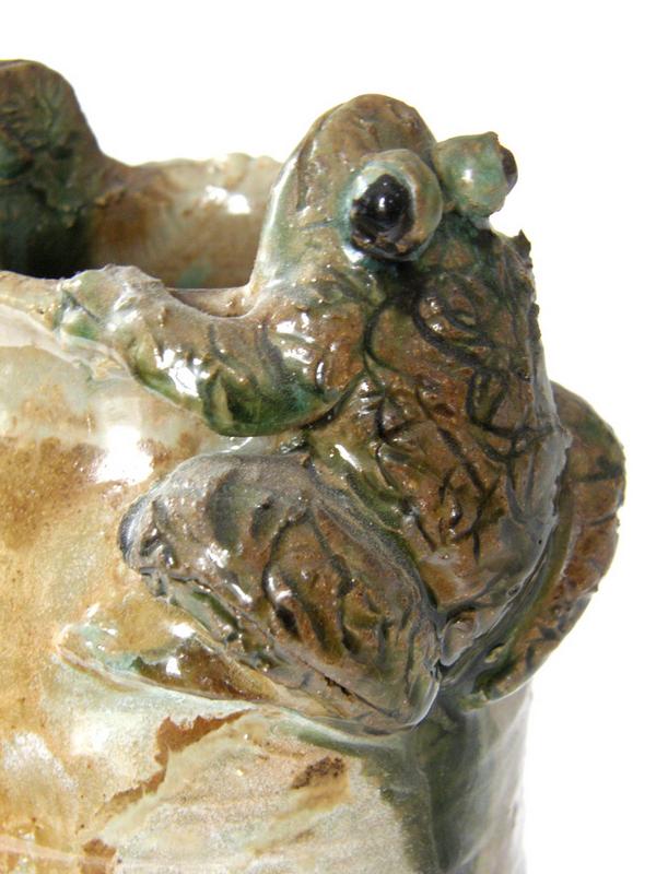 frog vase