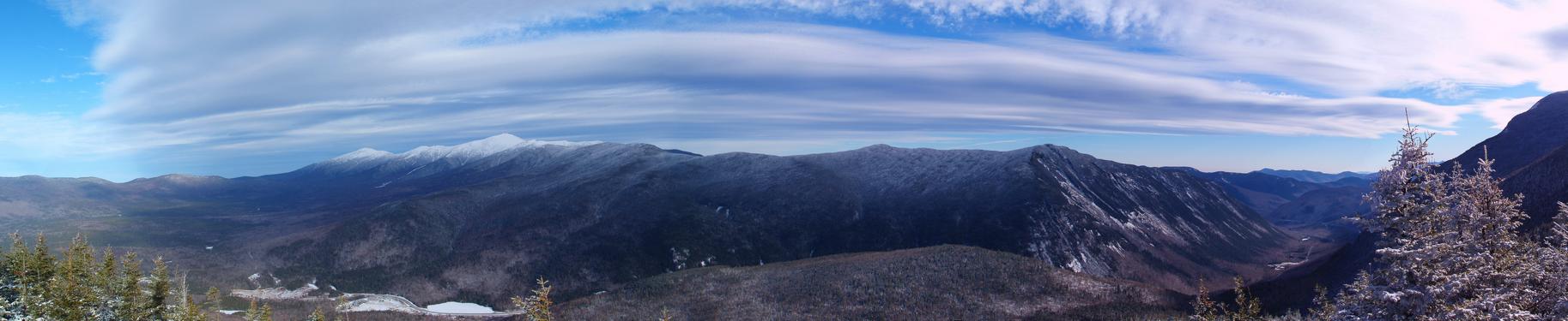 A view of the Presidentials and Crawford Notch as seen from Mount Avalon in NH on December 2006