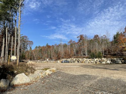 huge trailhead parking lot for Mount Eleanor in New Hampshire