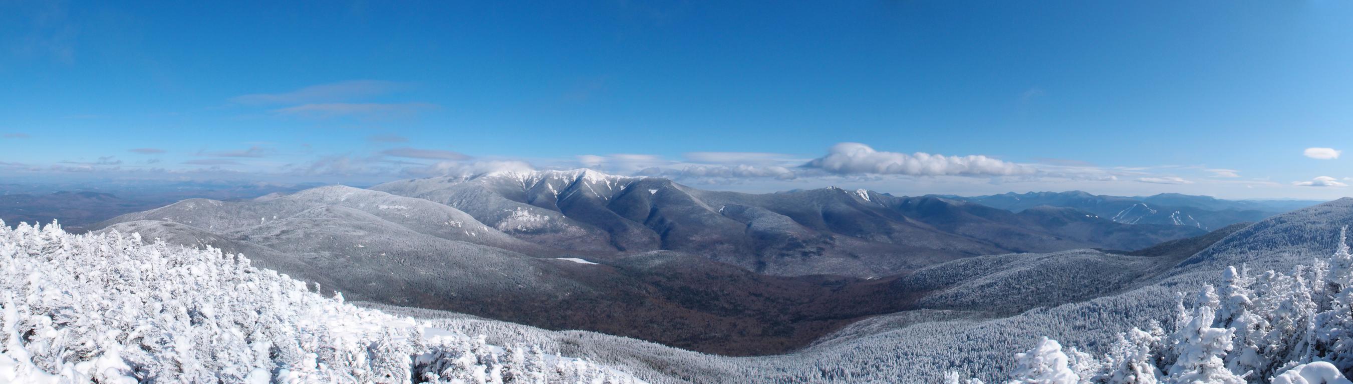 panoramic winter view from North Kinsman Mountain in New Hampshire
